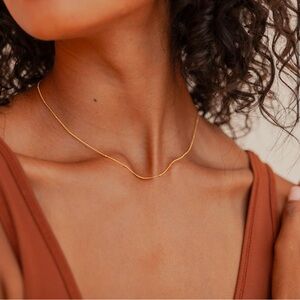 Caitlyn Minimalist 18k Gold Satellite Necklace